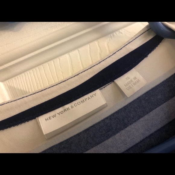 NY & Company XL top - Picture 3 of 4